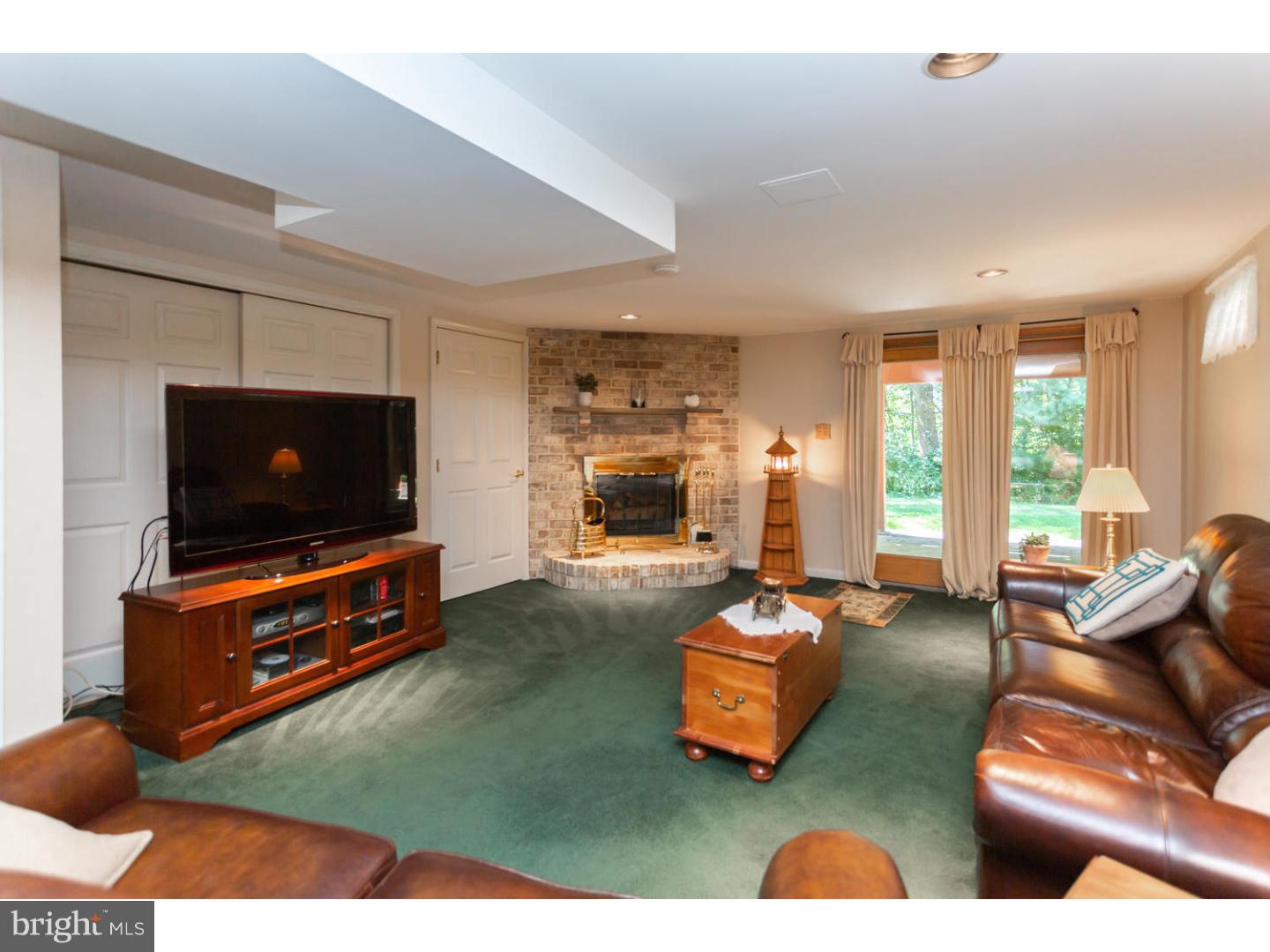 32 Ruth Road Brookhaven, PA 19015 - Photo 23 of 25 Family Room