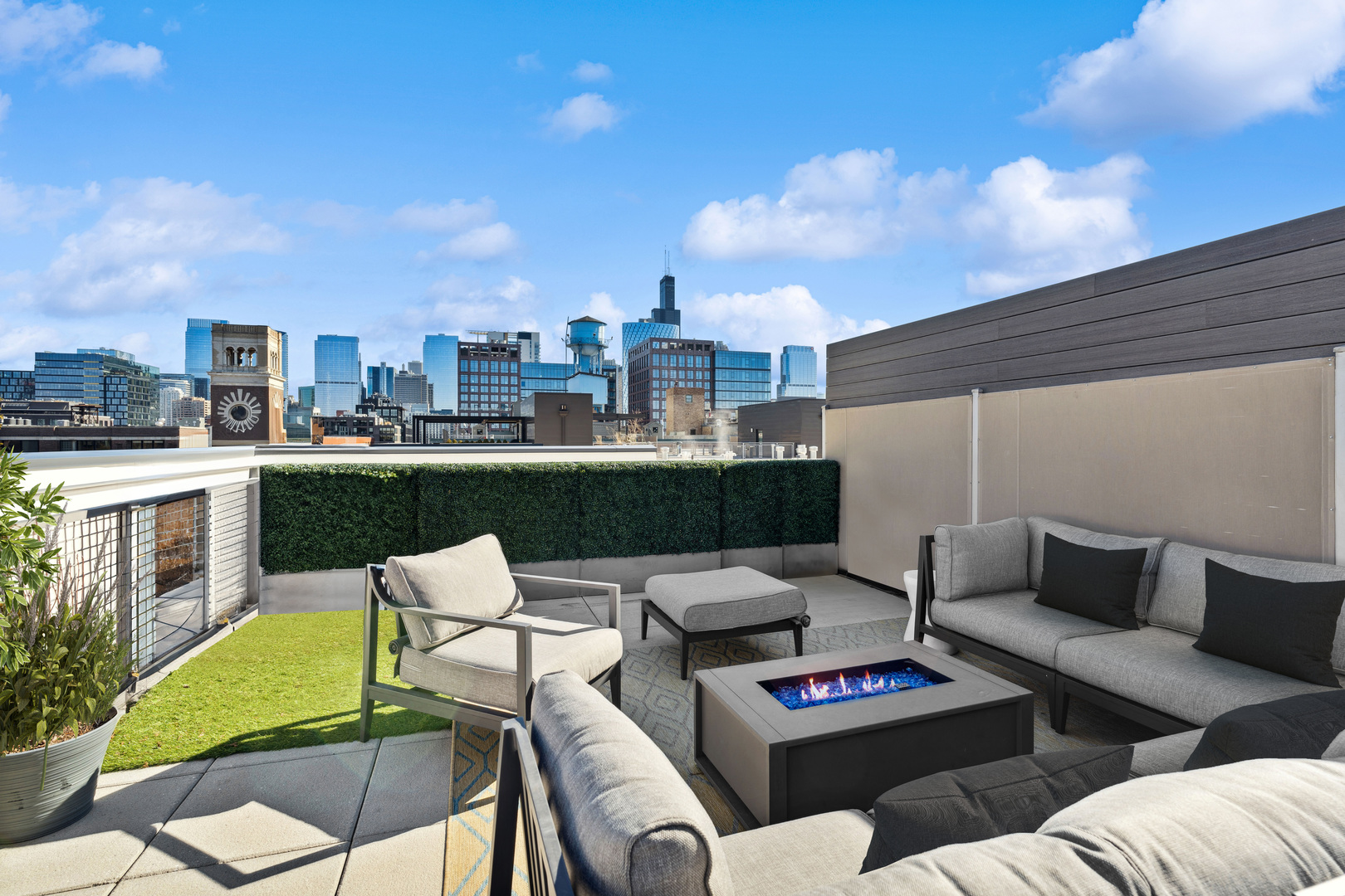 39 North Aberdeen Street, Unit PHN Chicago, IL 60607 - Photo 41 of 46 a view of a livingroom with furniture