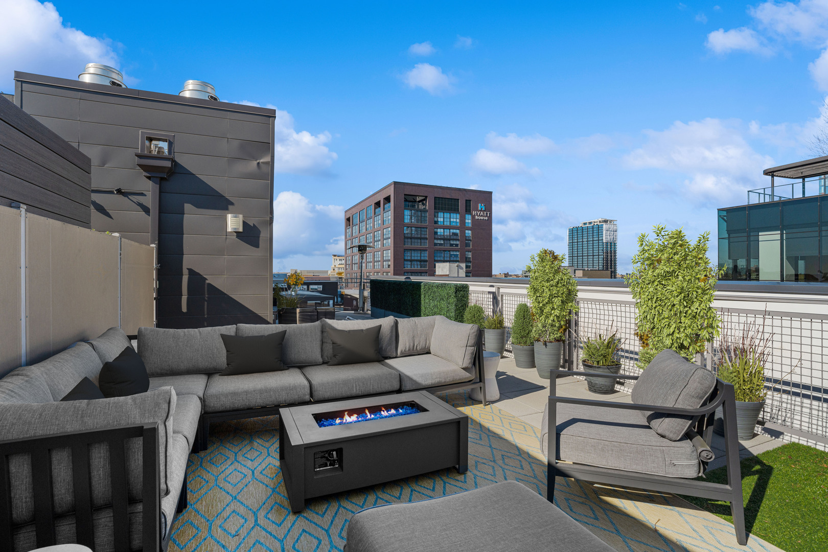 39 North Aberdeen Street, Unit PHN Chicago, IL 60607 - Photo 43 of 46 a living room with furniture and a couch