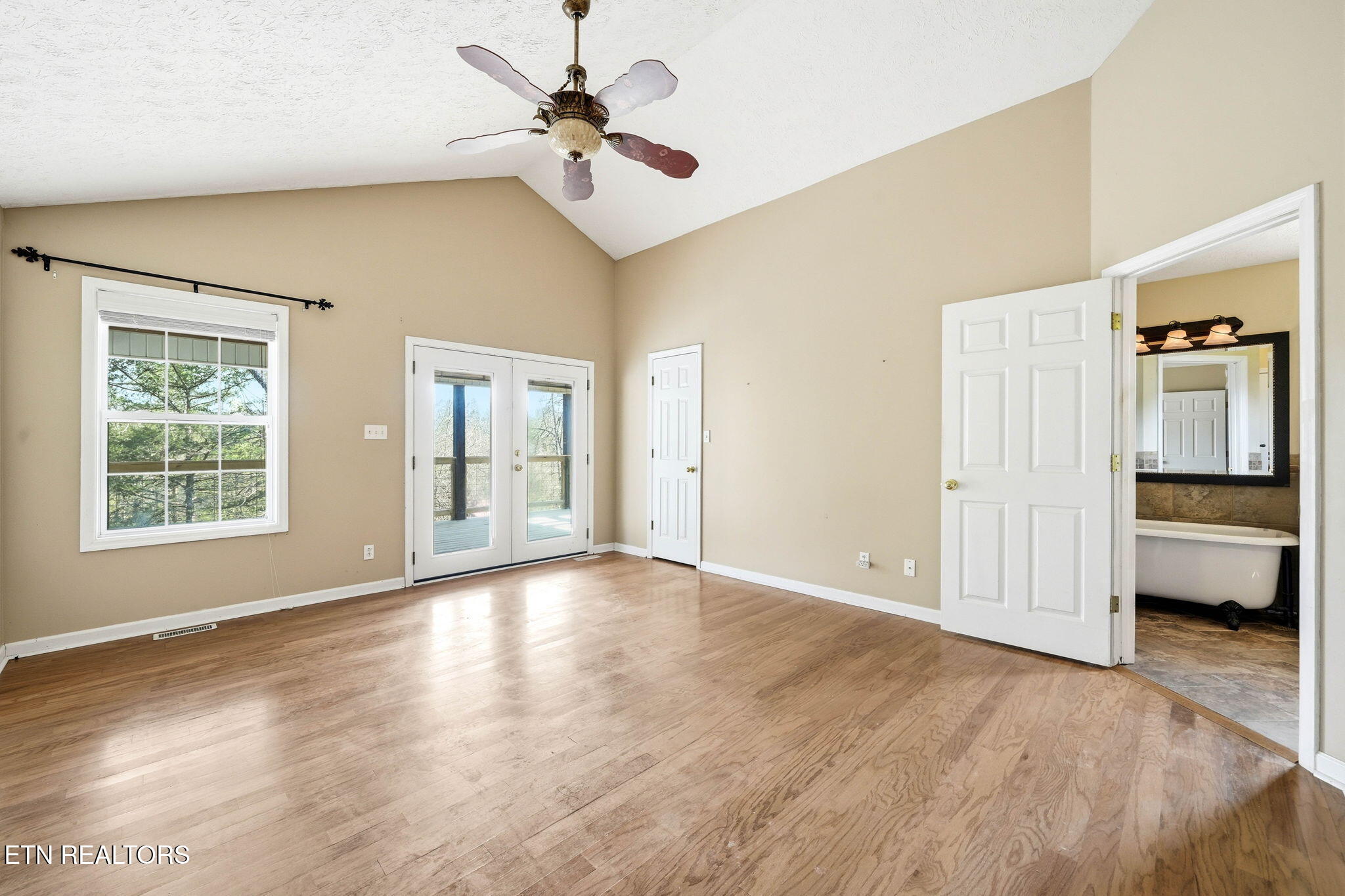 7418 Beavers Bend Lane Corryton, TN 37721 - Photo 13 of 33 Primary Suite