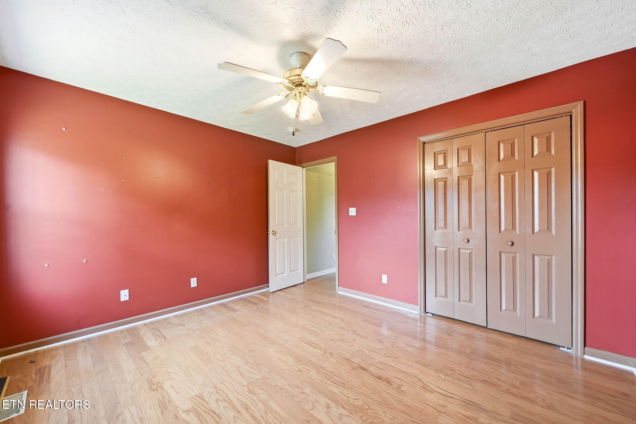 7418 Beavers Bend Lane Corryton, TN 37721 - Photo 19 of 33 Bedroom