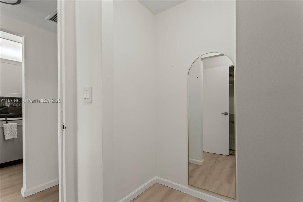 2899 Collins Avenue, Unit 1104 Miami Beach, FL 33140 - Photo 13 of 21