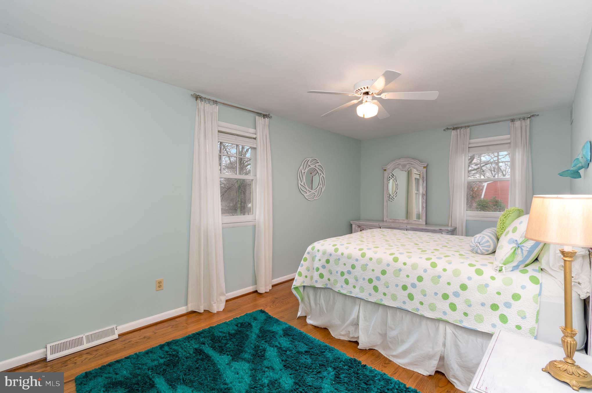 231 Falcon Drive Pasadena, MD 21122 - Photo 20 of 37 Bedroom 3 with hardwood