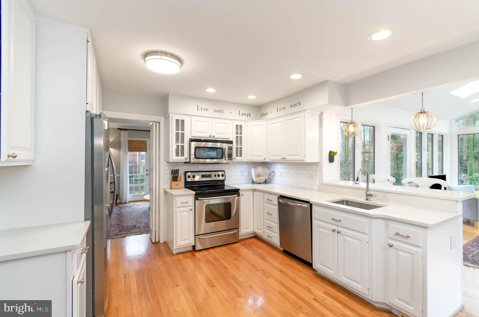 231 Falcon Drive Pasadena, MD 21122 - Photo 10 of 37 Beautiful quartz countertops