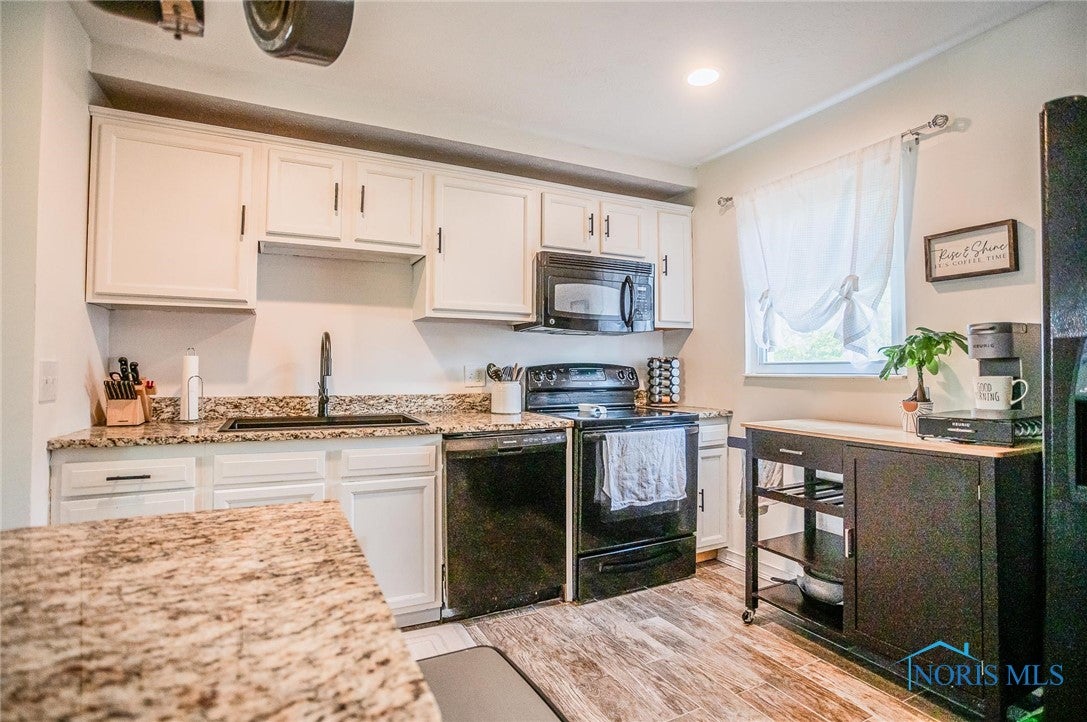 28848 Starlight Road Perrysburg, OH 43551 - Photo 8 of 25 Gallery Image 8