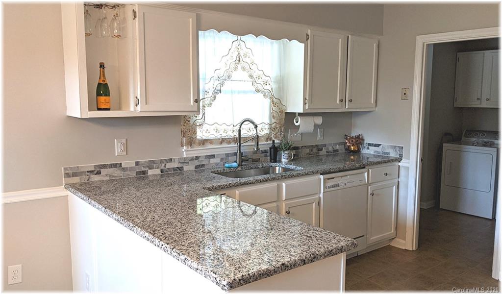 11216 Harrowfield Road Charlotte, NC 28226 - Photo 6 of 10 Gallery Image 6