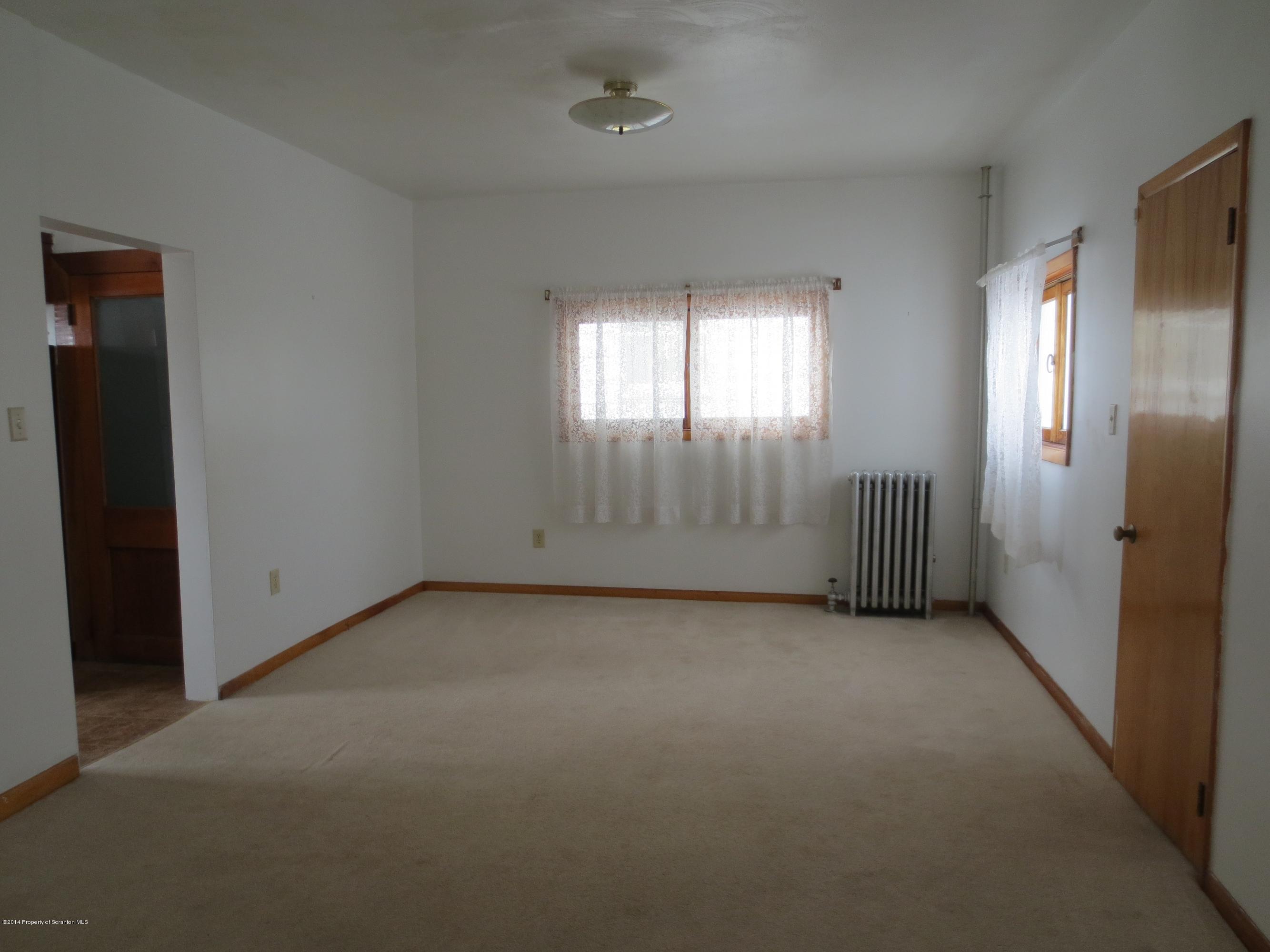 1133 Rundle Street Scranton, PA 18504 - Photo 4 of 16 Gallery Image 4