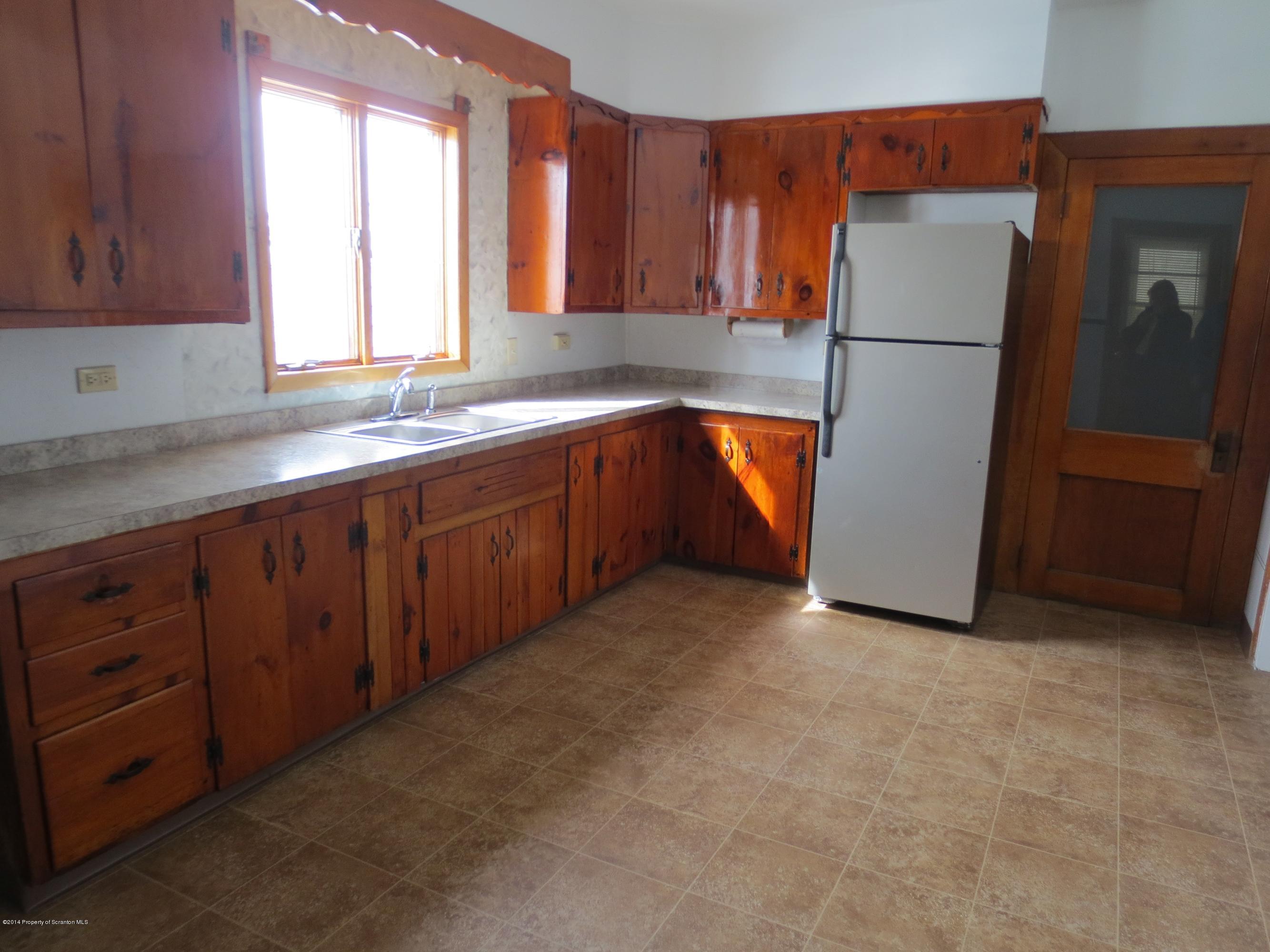 1133 Rundle Street Scranton, PA 18504 - Photo 5 of 16 Gallery Image 5