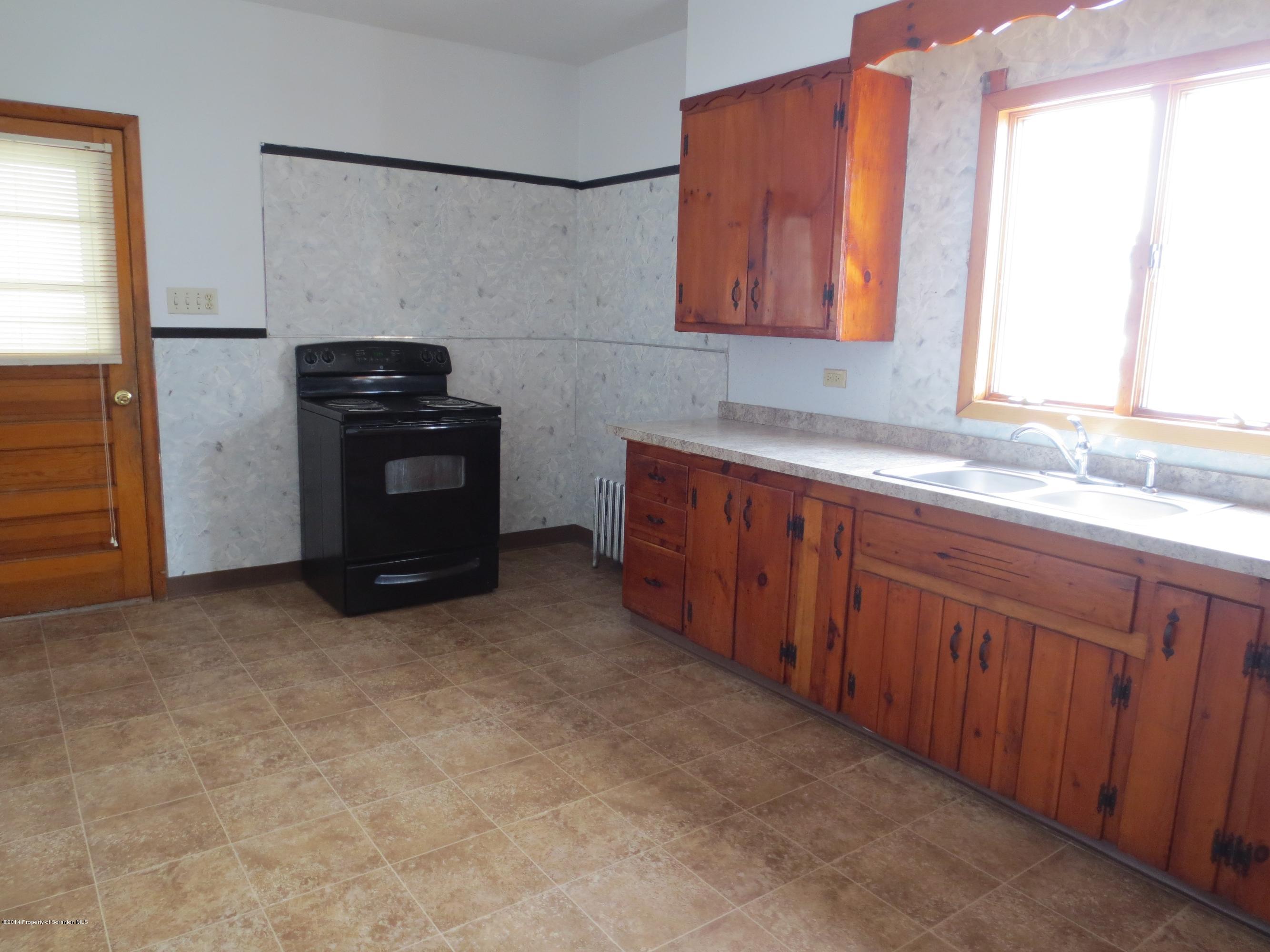 1133 Rundle Street Scranton, PA 18504 - Photo 6 of 16 Gallery Image 6