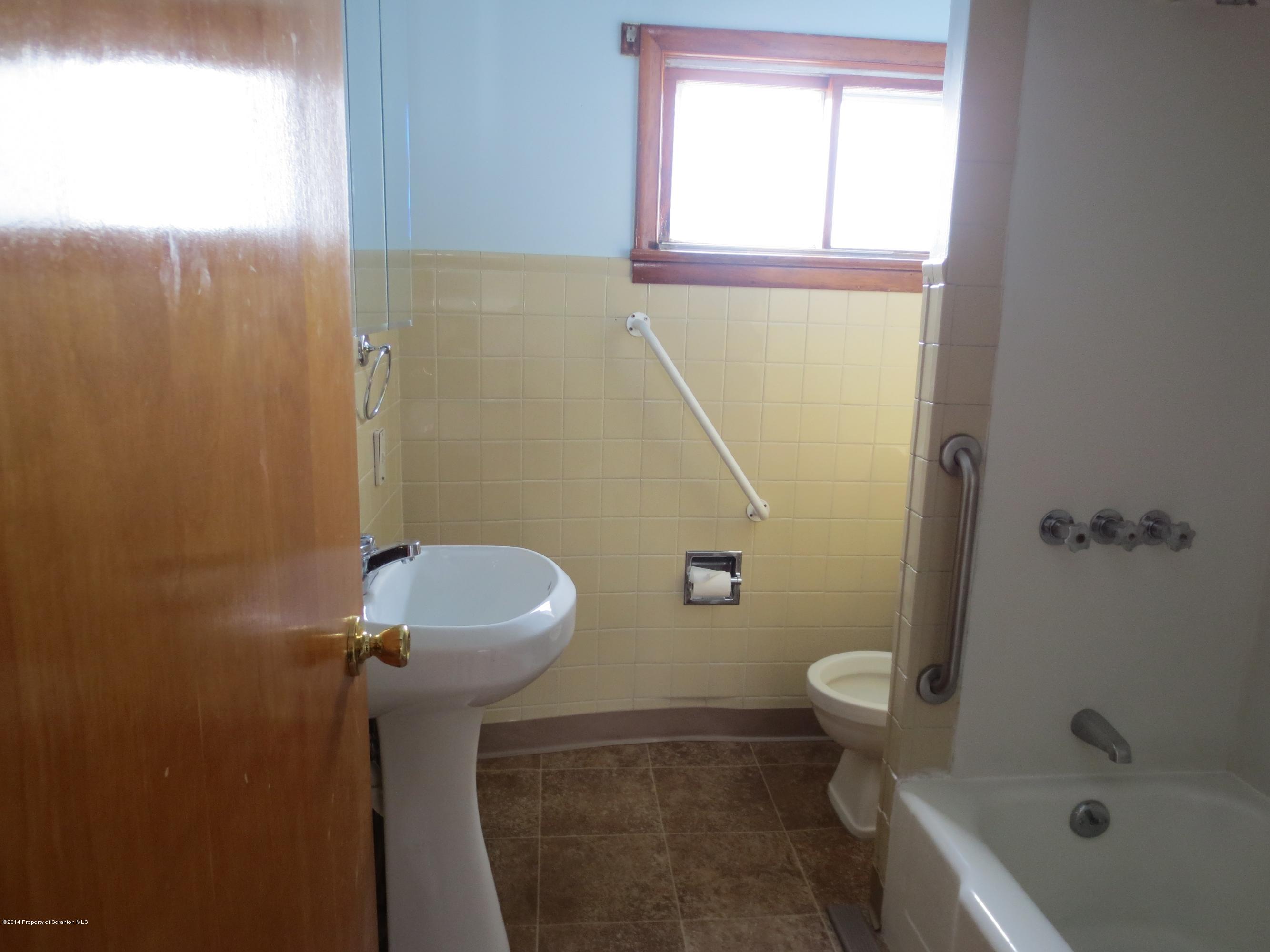 1133 Rundle Street Scranton, PA 18504 - Photo 7 of 16 Gallery Image 7
