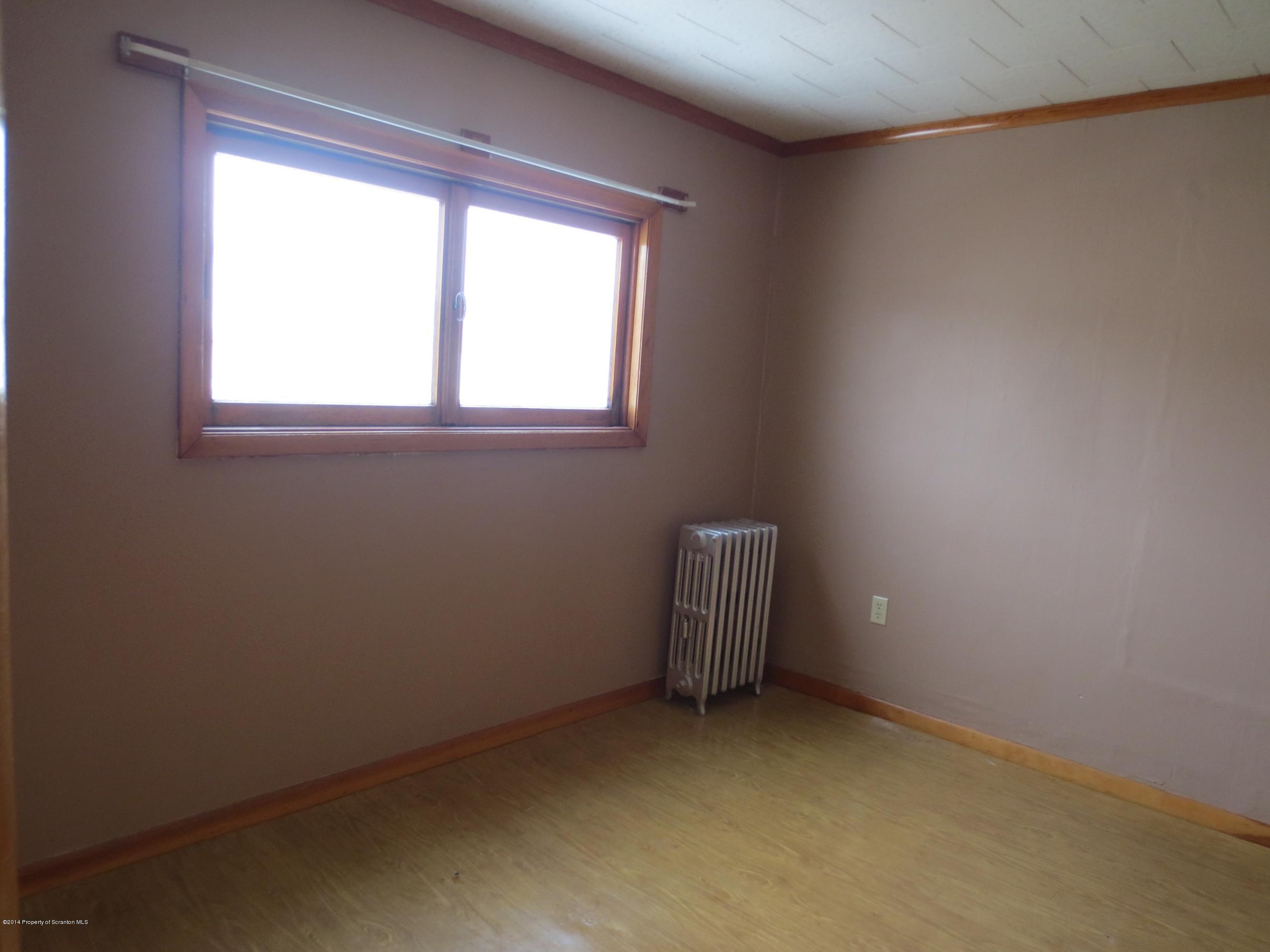 1133 Rundle Street Scranton, PA 18504 - Photo 8 of 16 Gallery Image 8