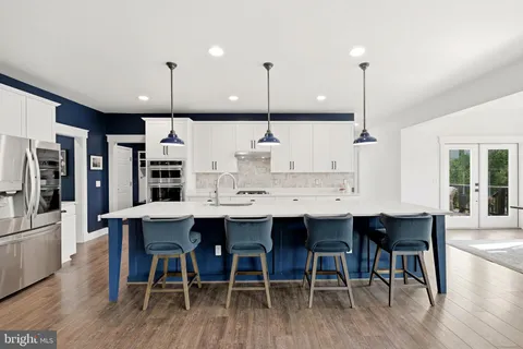 $1,170,000 | 18120 Ridgewood Place, Round Hill, VA 20141