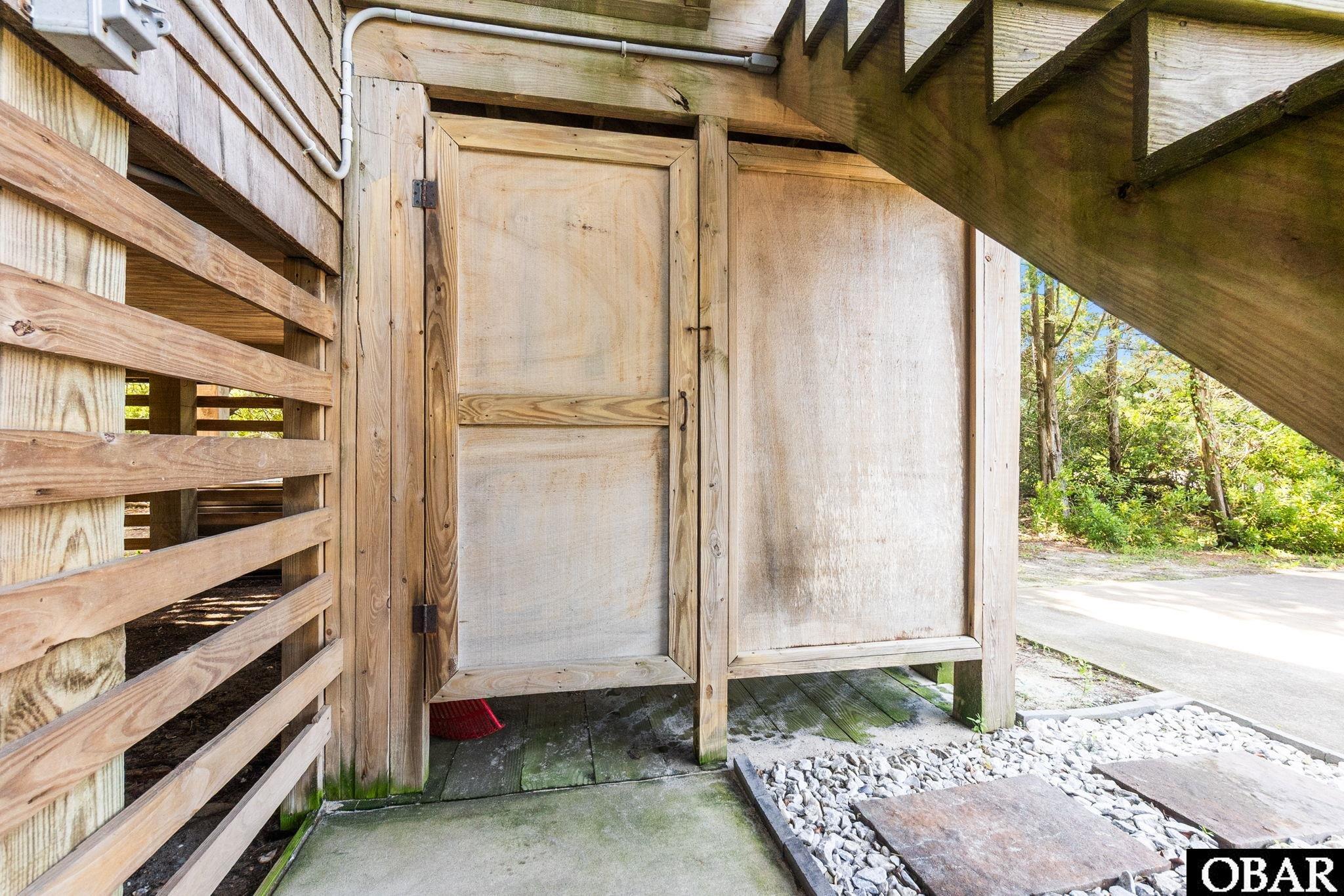 26204 Jolly Roger Road Salvo, NC 27982 - Photo 28 of 33 Outdoor Shower