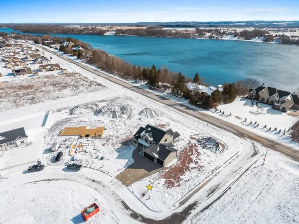 $719,900 | 302 Lansdowne Street, De Pere, WI 54115