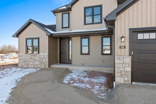 $719,900 | 302 Lansdowne Street, De Pere, WI 54115