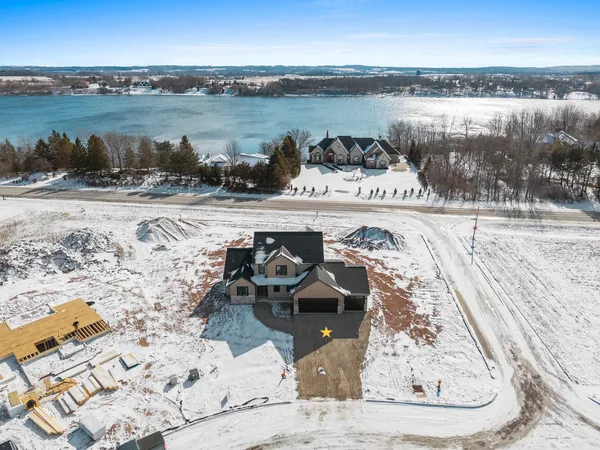 $719,900 | 302 Lansdowne Street, De Pere, WI 54115