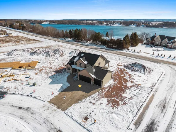 $719,900 | 302 Lansdowne Street, De Pere, WI 54115