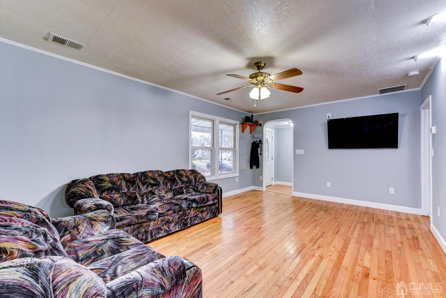 24 Landvale Road Spotswood, NJ 08884 - Photo 5 of 25