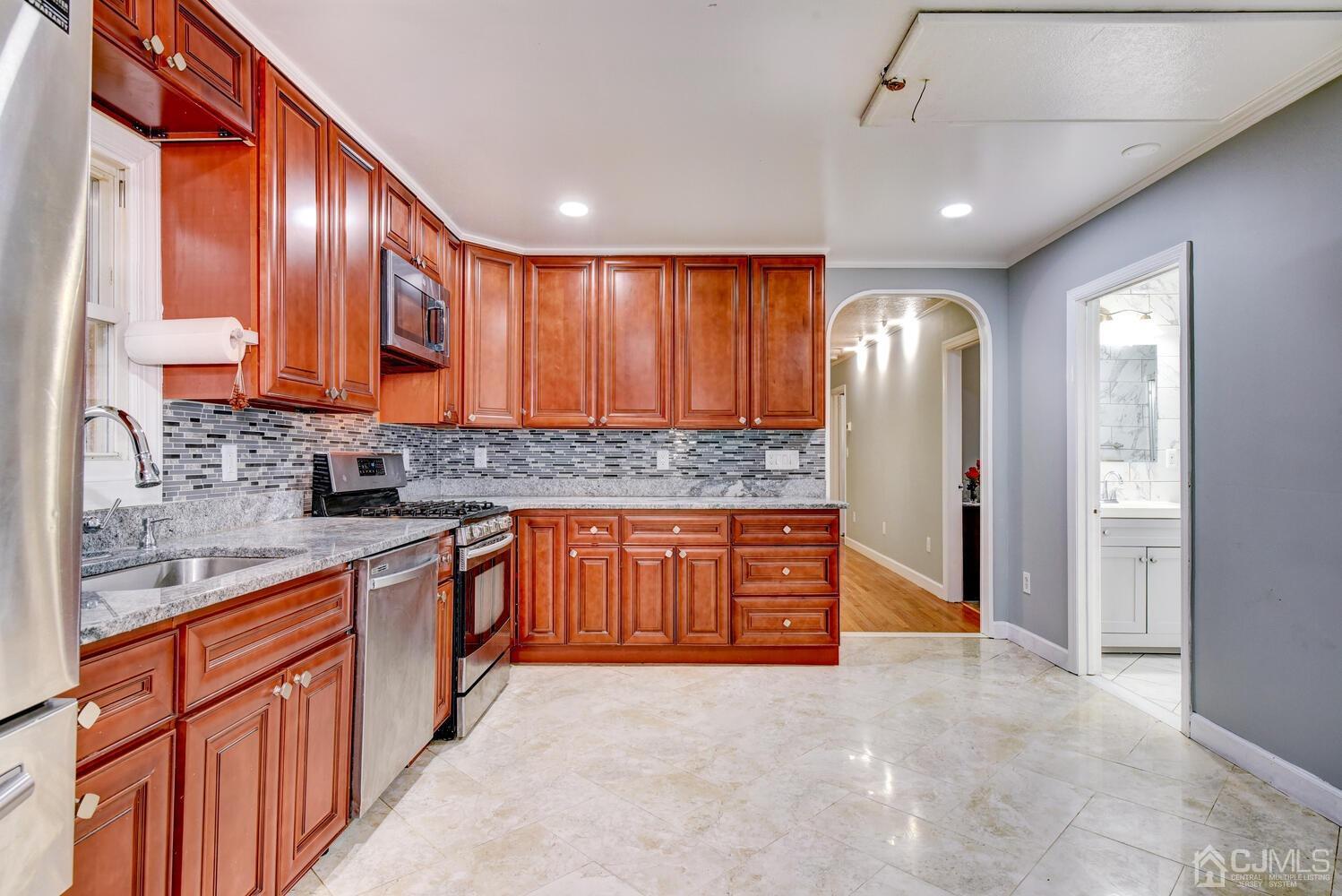 24 Landvale Road Spotswood, NJ 08884 - Photo 9 of 25