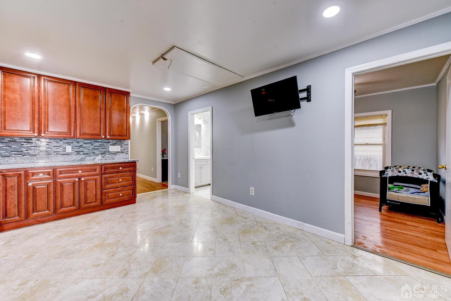 24 Landvale Road Spotswood, NJ 08884 - Photo 10 of 25