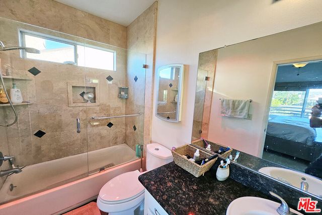 $3,200 | 11524 Moorpark Street, Unit 1, North Hollywood, CA 91602