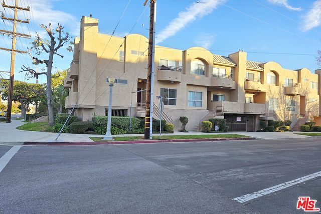 $3,200 | 11524 Moorpark Street, Unit 1, North Hollywood, CA 91602