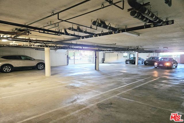 $3,200 | 11524 Moorpark Street, Unit 1, North Hollywood, CA 91602