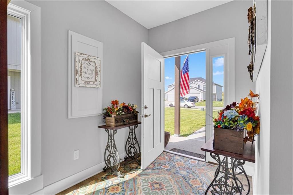 703 Ridge Drive Smithville, MO 64089 - Photo 5 of 37