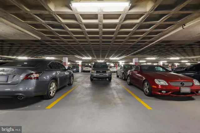 $297,500 | 3701 South George Mason Drive, Unit 2410N, Falls Church, VA 22041