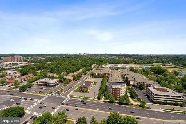 $297,500 | 3701 South George Mason Drive, Unit 2410N, Falls Church, VA 22041