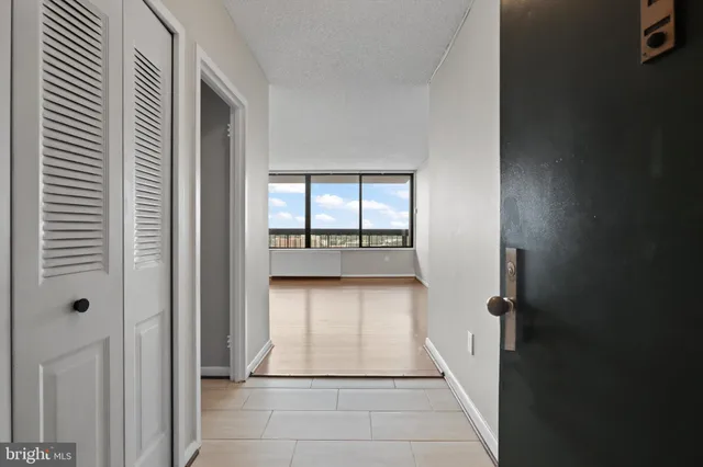 $297,500 | 3701 South George Mason Drive, Unit 2410N, Falls Church, VA 22041