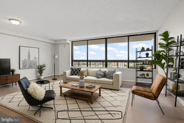 $297,500 | 3701 South George Mason Drive, Unit 2410N, Falls Church, VA 22041