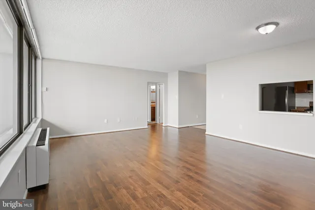 $297,500 | 3701 South George Mason Drive, Unit 2410N, Falls Church, VA 22041