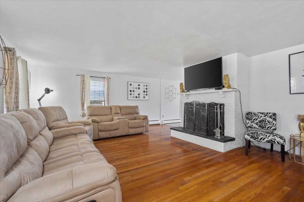 85 Dennison Hill Road Southbridge, MA 01550 - Photo 4 of 37 Gallery Image 4