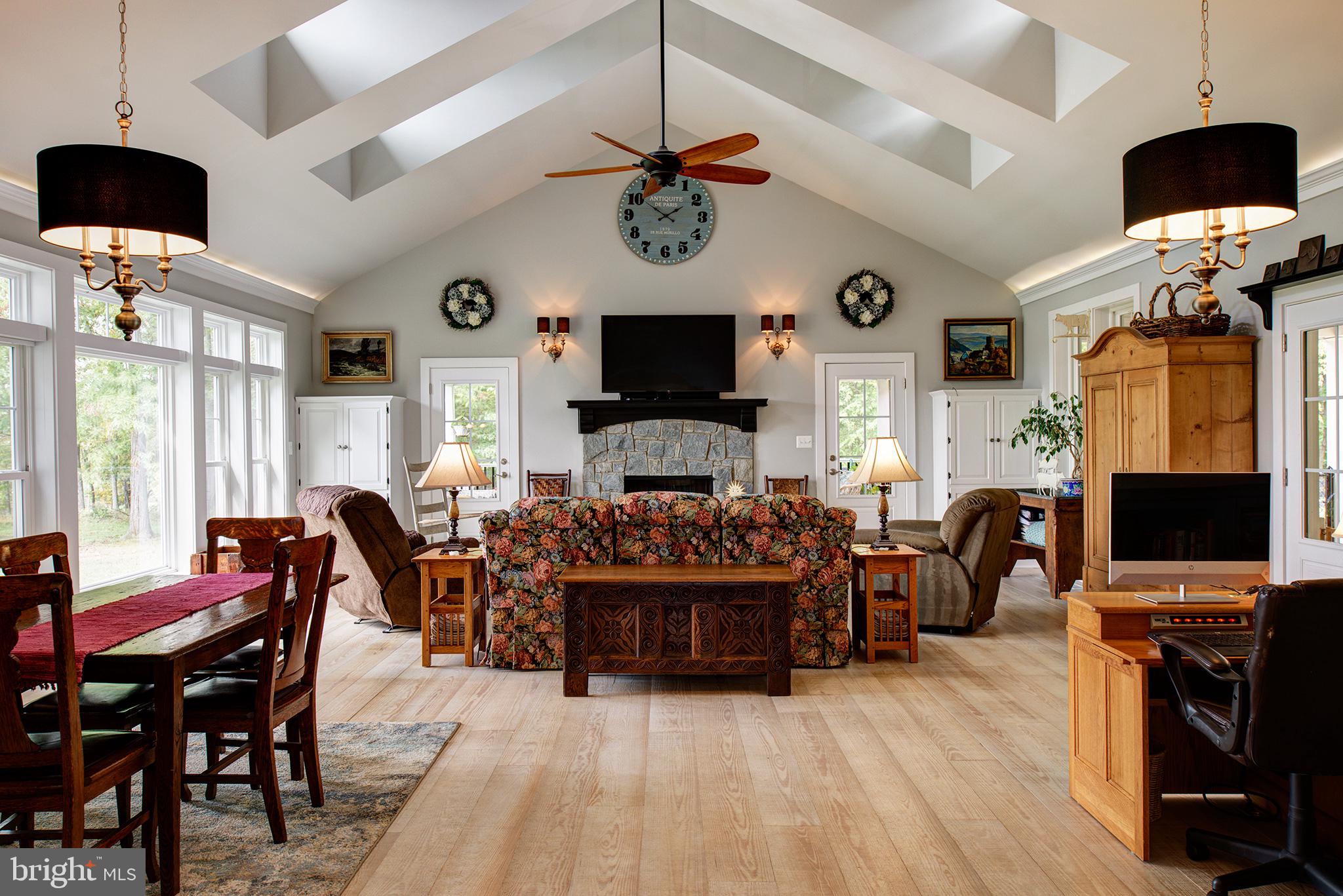 21020 St Louis Road Middleburg, VA 20117 - Photo 23 of 47 Great Room from Foyer