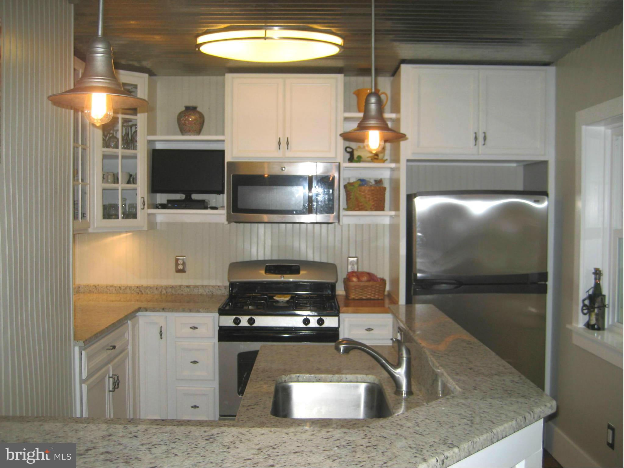 21020 St Louis Road Middleburg, VA 20117 - Photo 28 of 47 Wet Bar/Butler's Pantry