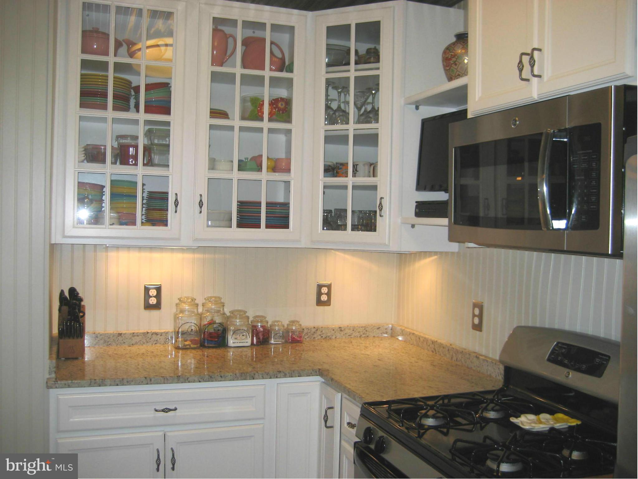 21020 St Louis Road Middleburg, VA 20117 - Photo 29 of 47 Butler's Pantry