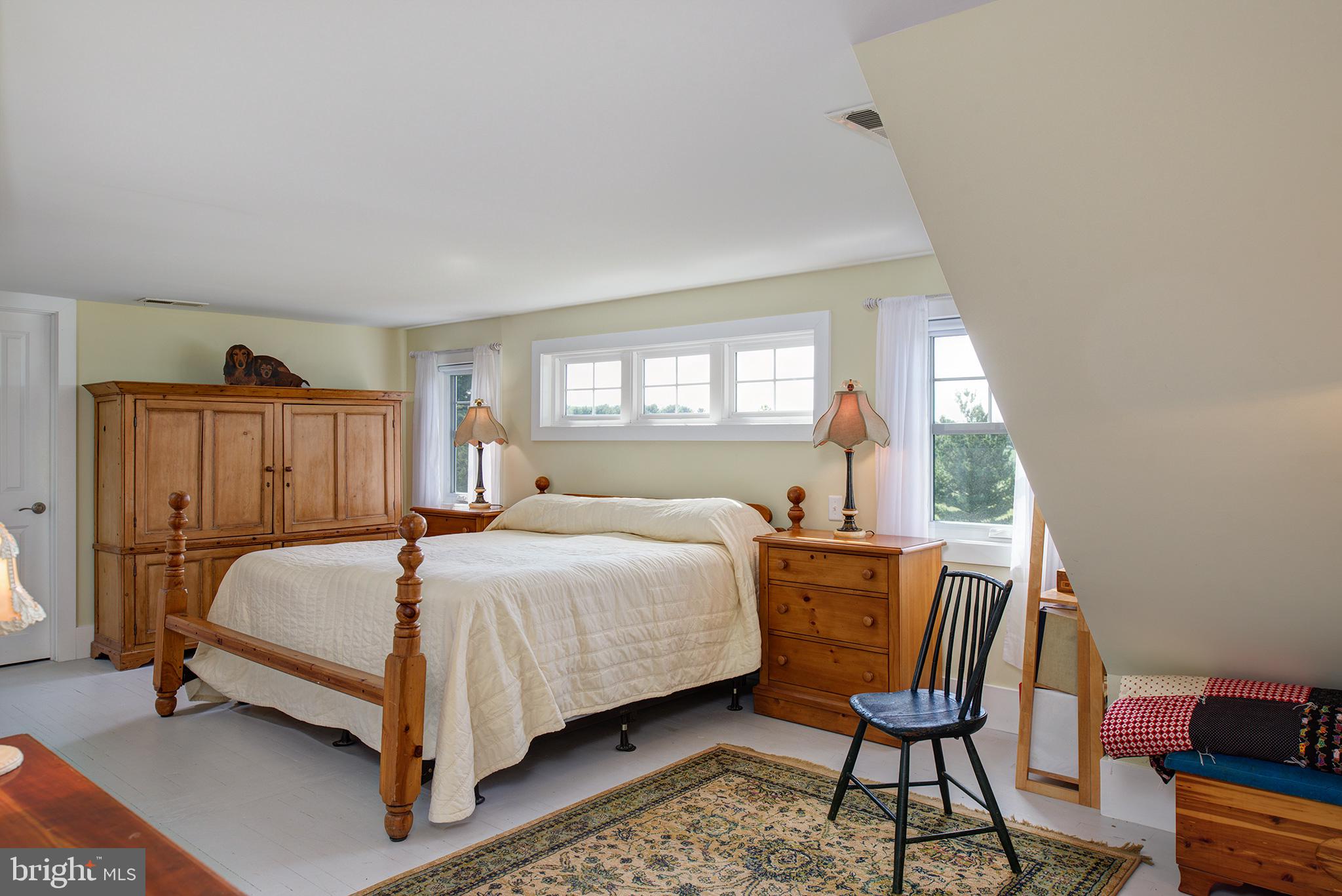 21020 St Louis Road Middleburg, VA 20117 - Photo 38 of 47 Master Bedroom in Cottage with Views