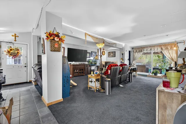 $725,000 | 110 Main Street, Epping, NH 03042