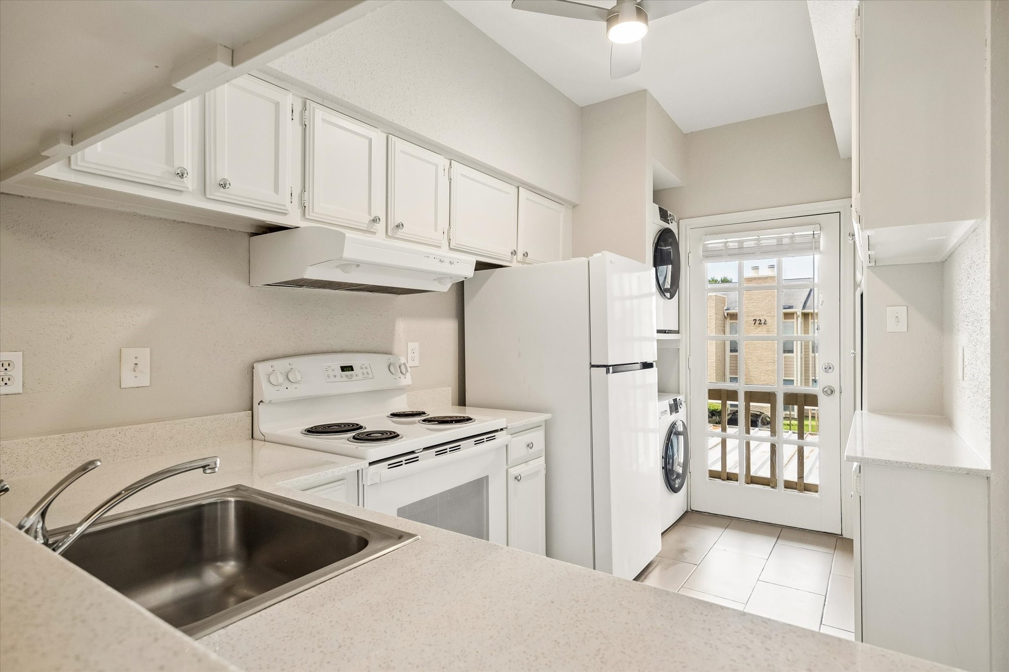 718 Bering Drive, Unit B Houston, TX 77057 - Photo 8 of 25