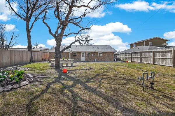 $2,500 | 339 East Delz Drive, Houston, TX 77022