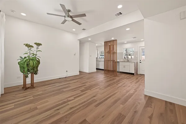 $2,500 | 339 East Delz Drive, Houston, TX 77022