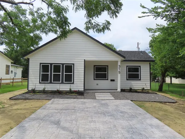 $279,000 | 315 East Orville Street, Wills Point, TX 75169