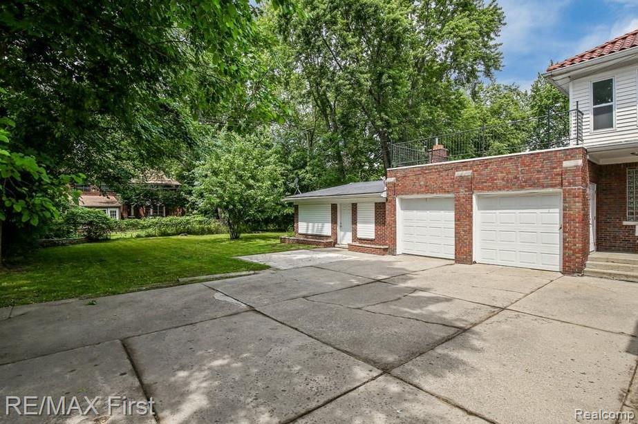 1349 Devonshire Road Grosse Pointe, MI 48230 - Photo 2 of 26 GetMedia (17) - Copy.jpg
