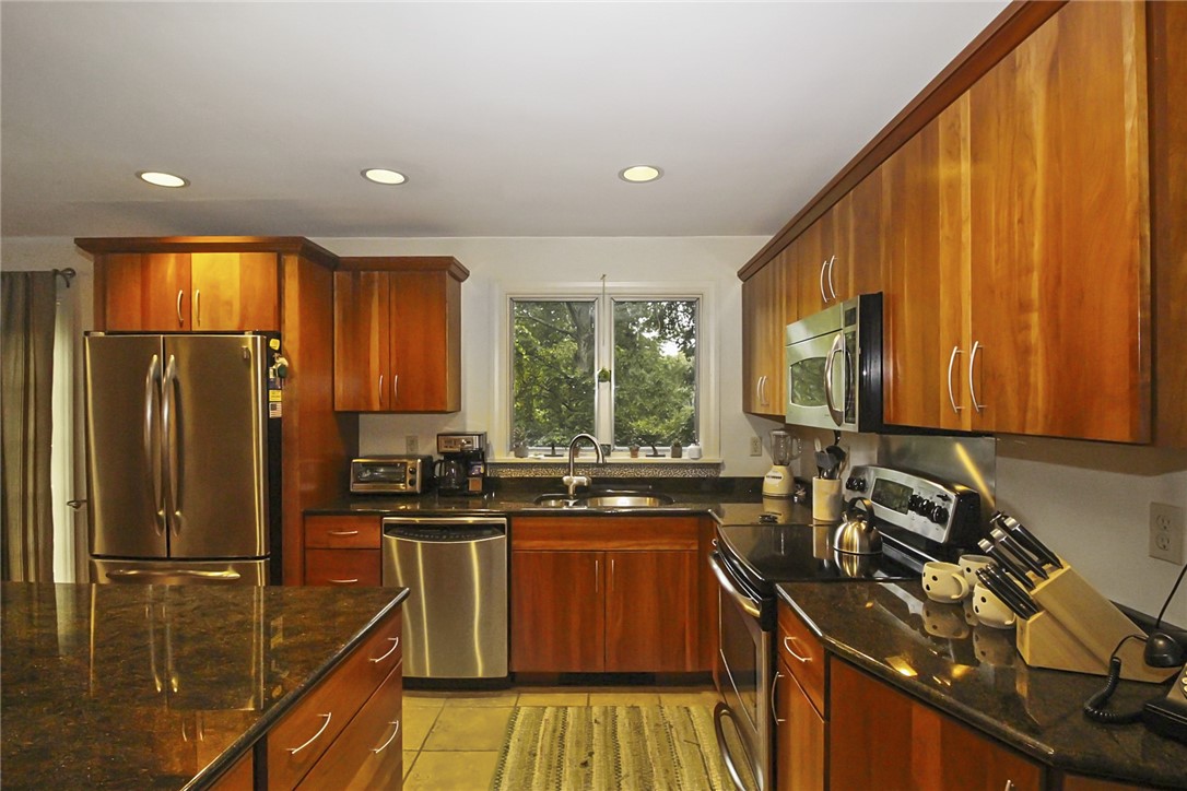 60 Tower Hill Road Tiverton, RI 02878 - Photo 18 of 41