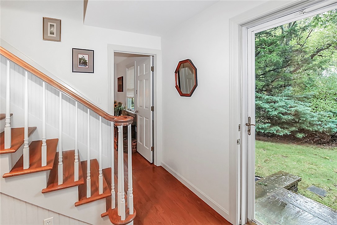 60 Tower Hill Road Tiverton, RI 02878 - Photo 5 of 41