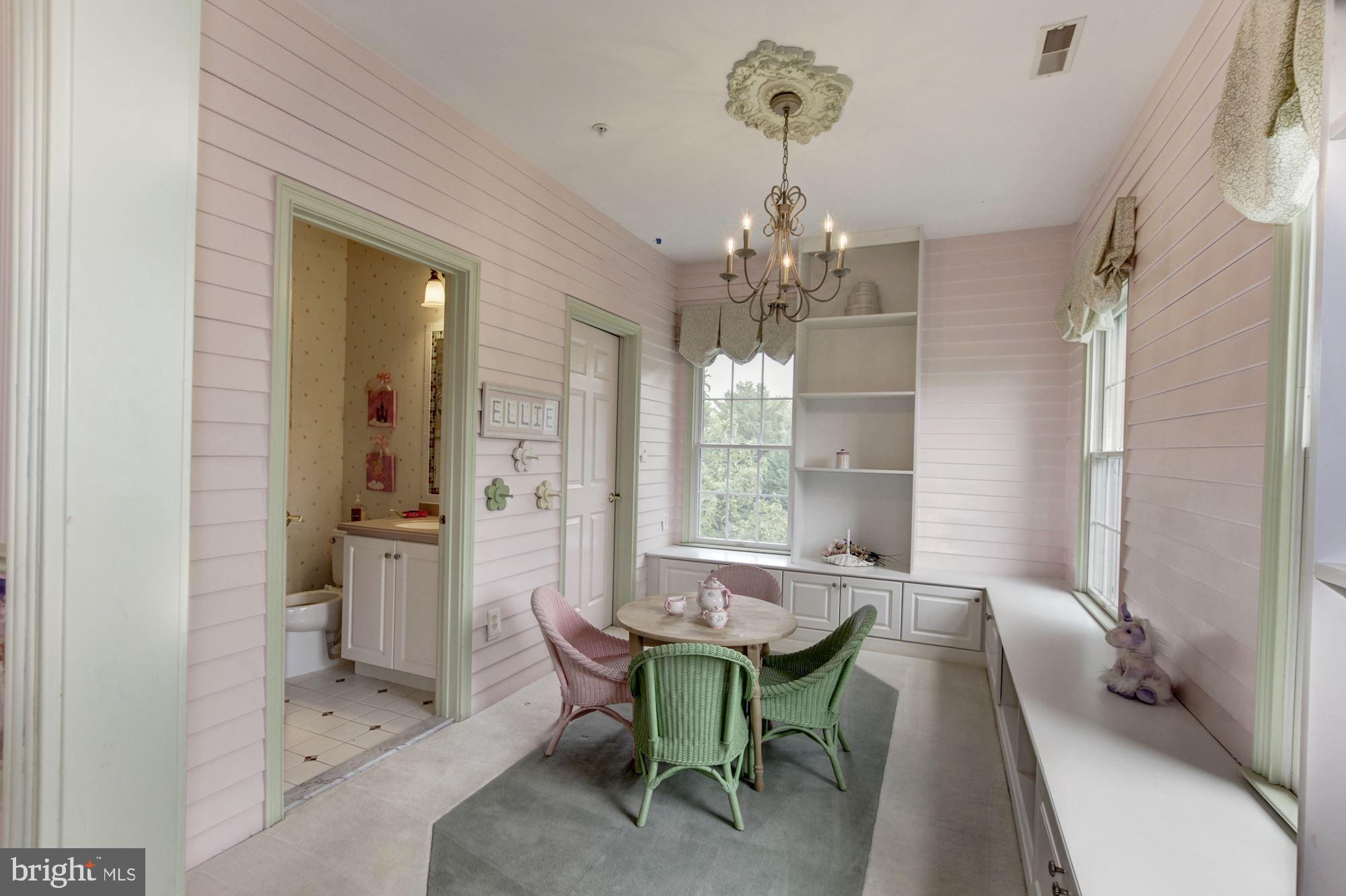 10600 Rivers Bend Lane Potomac, MD 20854 - Photo 26 of 42 Daughter Suite Play Rm w/Built-in Bench/Full Bath