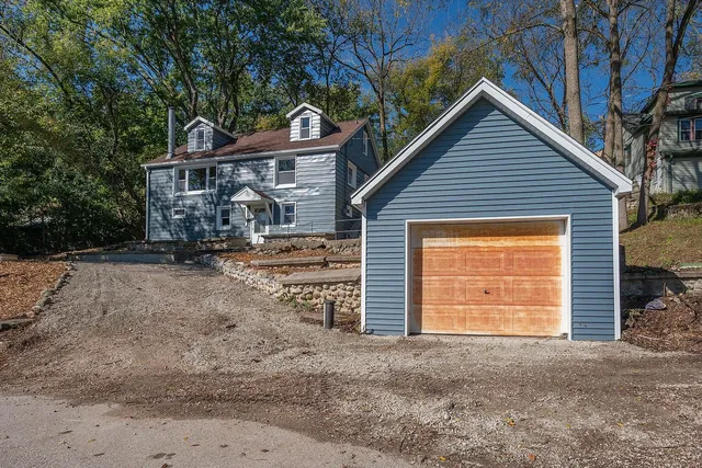 $320,000 | 1515 Hillside Lane, Richfield, WI 53033