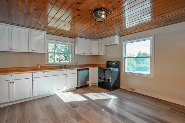 $320,000 | 1515 Hillside Lane, Richfield, WI 53033