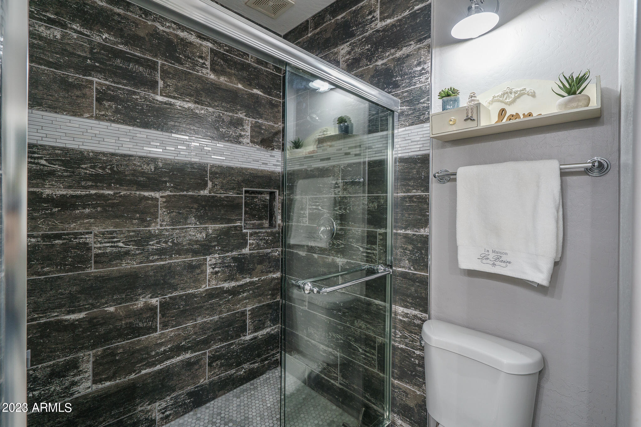 2565 South Signal Butte Road, Unit 41 Mesa, AZ 85209 - Photo 13 of 24 15) MASTER BATH